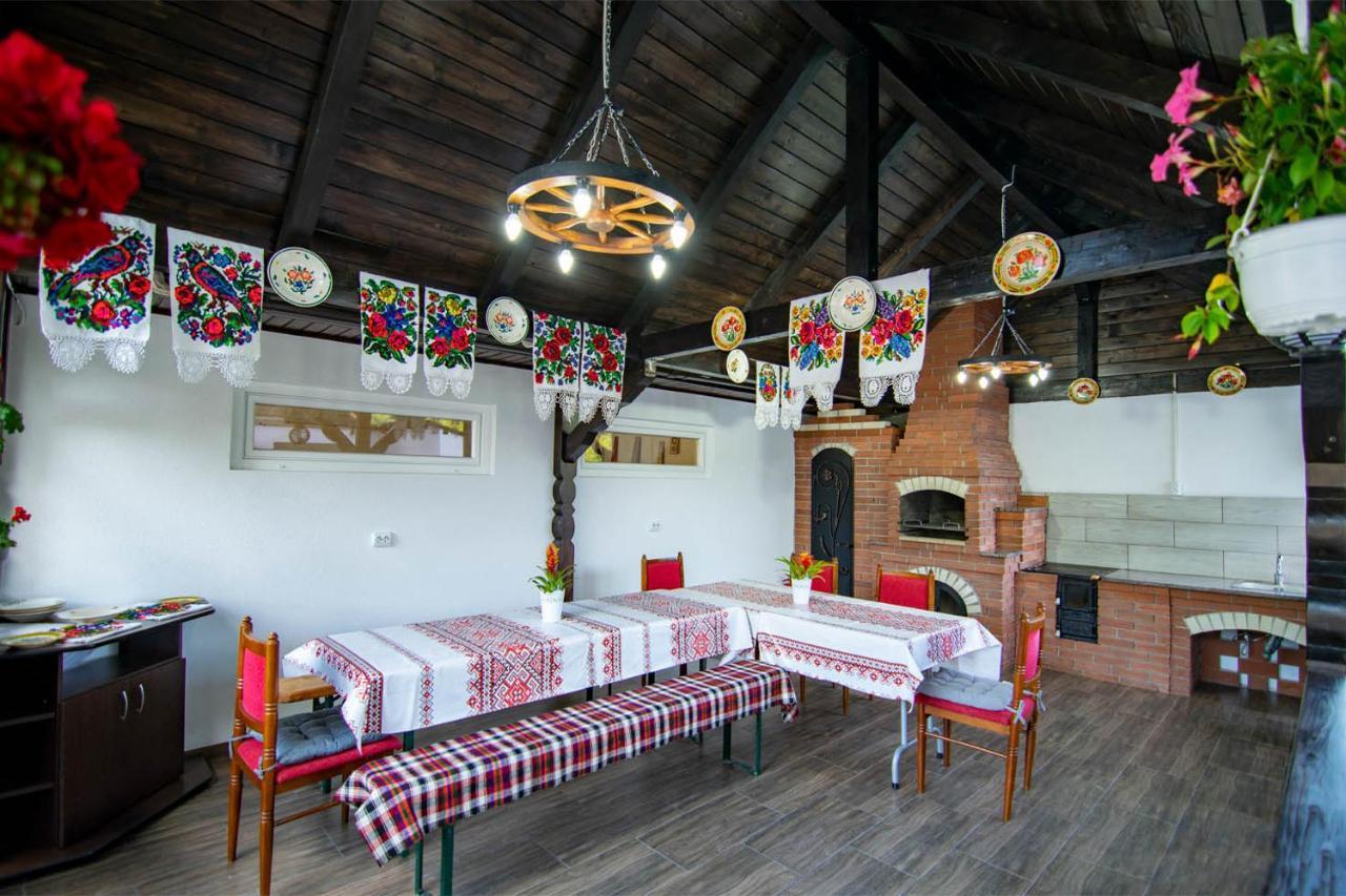Hotel Perla Blanca à Moisei Extérieur photo