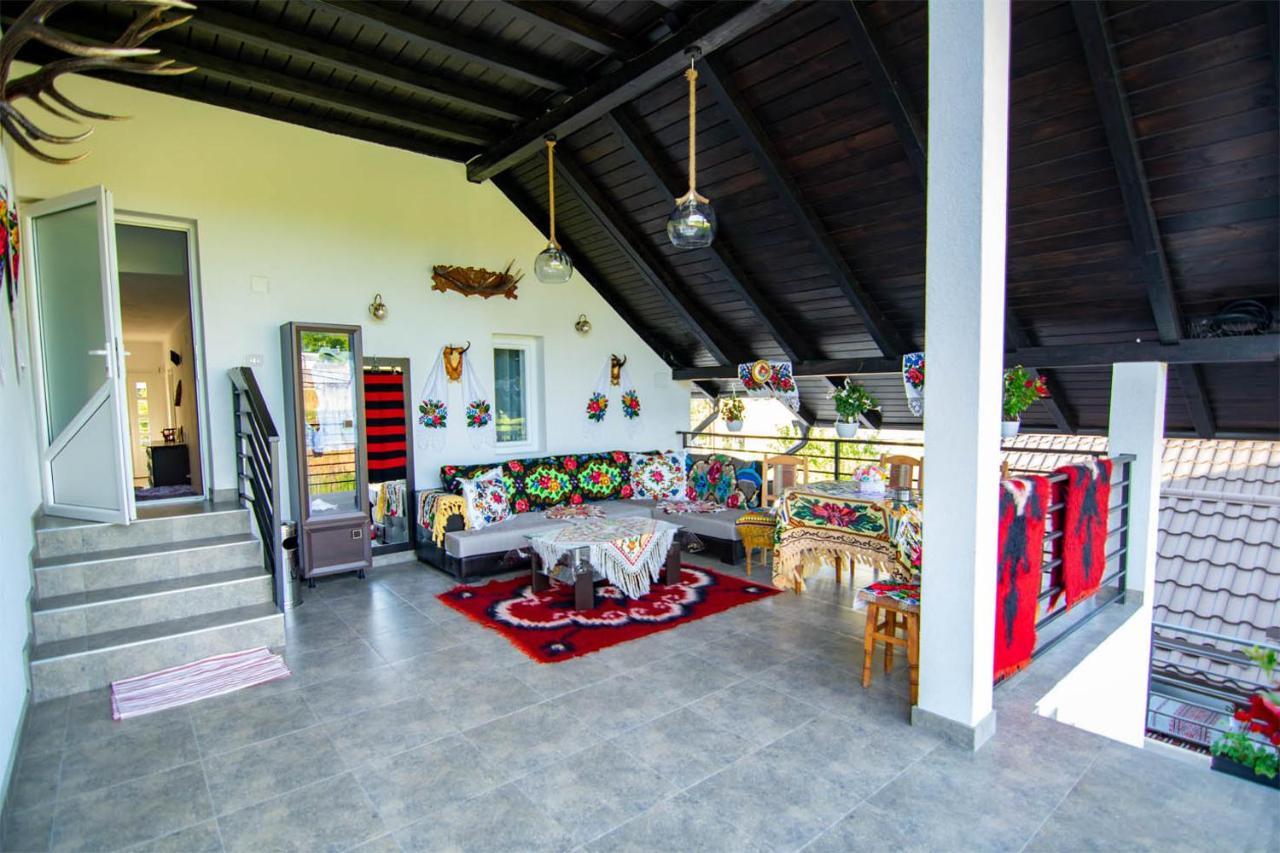 Hotel Perla Blanca à Moisei Extérieur photo