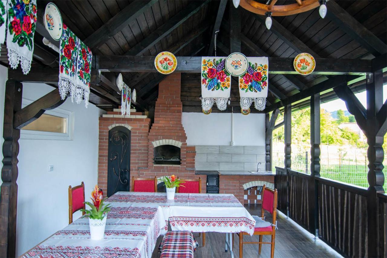 Hotel Perla Blanca à Moisei Extérieur photo