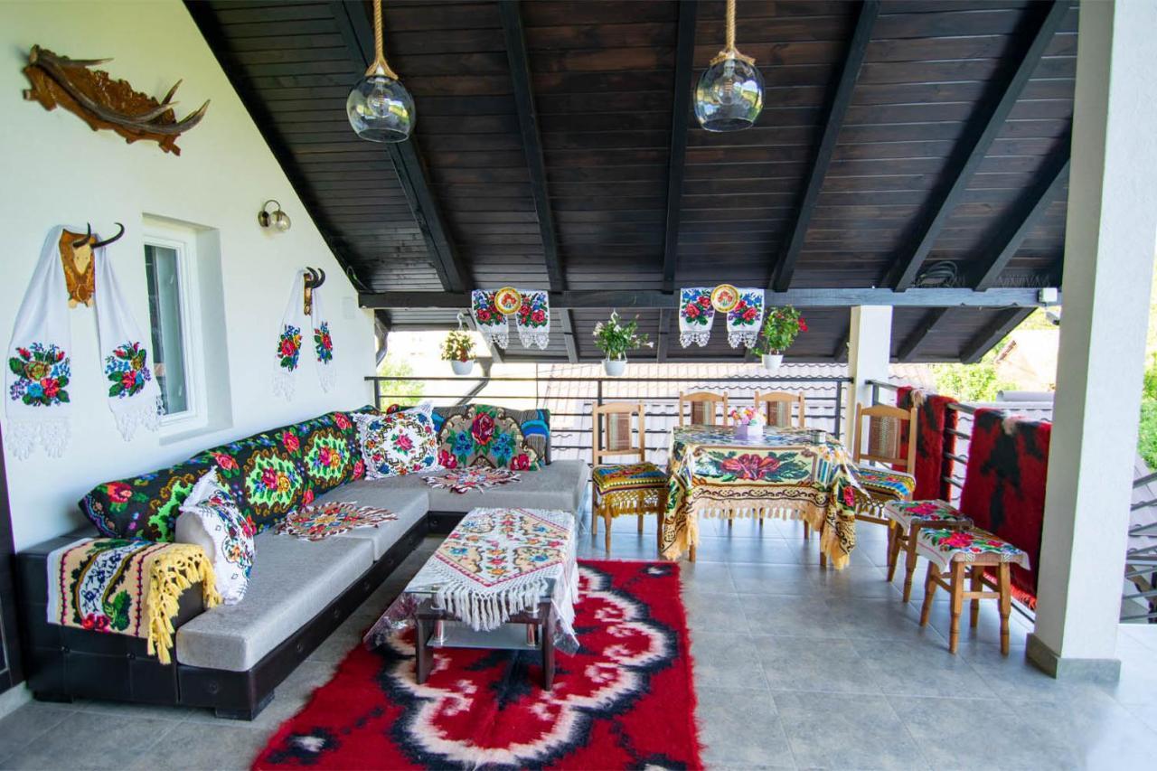 Hotel Perla Blanca à Moisei Extérieur photo